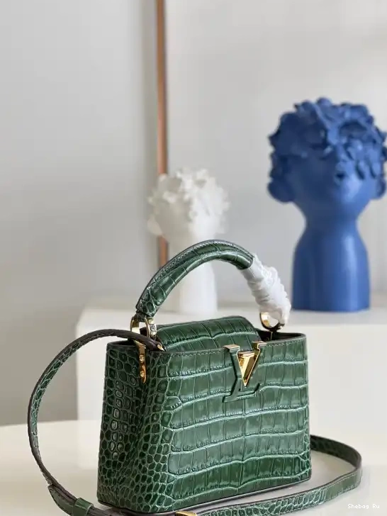 VUITTON LOUIS CAPUCINES MINI 0515